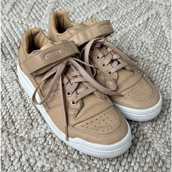adidas Shoes - Super trendy Adidas Forum Low Nude&White women’s 7